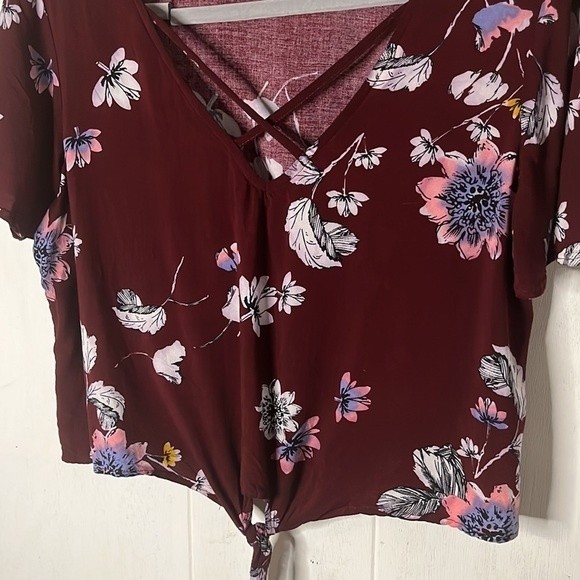 Mudd Floral Maroon‎ Croptop Size Large - Picture 3 of 6
